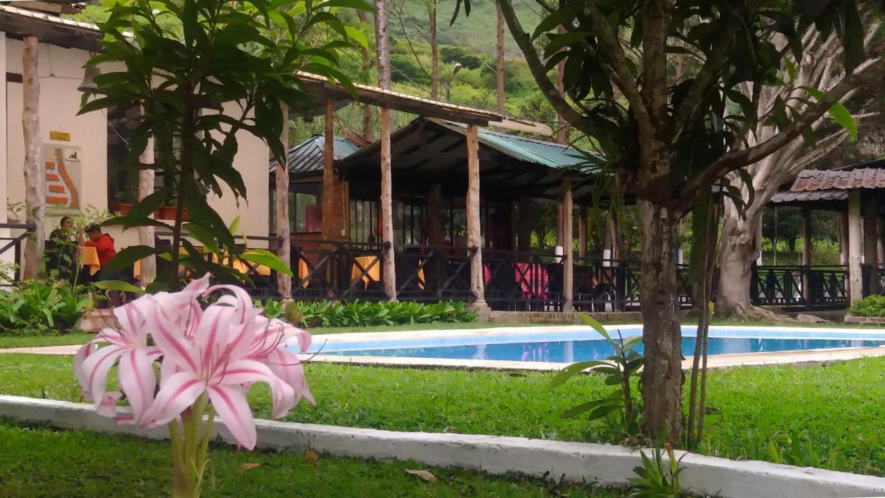 Hosteria La Eterna Primavera Huigra Exterior foto
